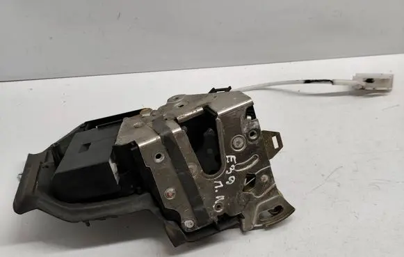 BMW 5 E39 Front door lock 51218235103 8235103 8352165
