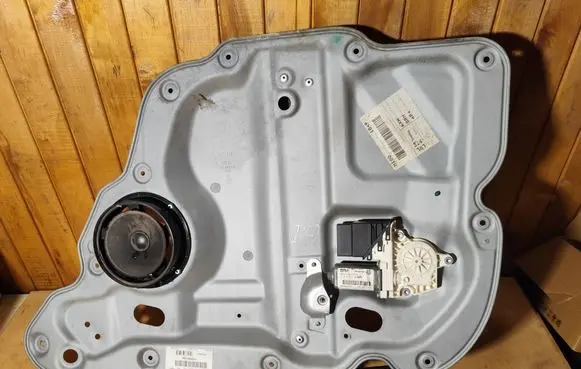 Volkswagen Touran I Rear door window regulator with motor 1T0839756 1T0839730H 1K0959704B