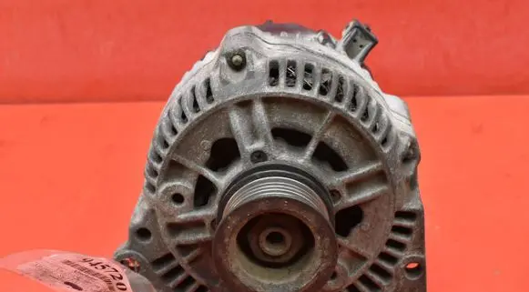 Volkswagen Golf IV Generator/alternator 028903025H