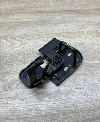 Volkswagen PASSAT B6 Engine bonnet/hood lock/latch loop/hook 3C0823480