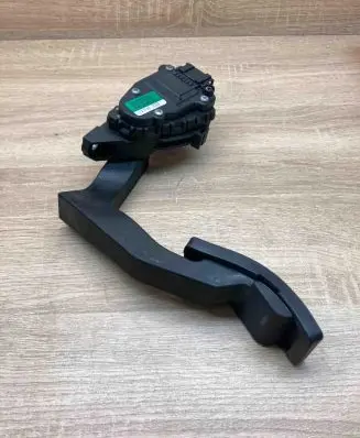Audi A8 S8 D3 4E Accelerator throttle pedal 4E1723523B 6PV008026