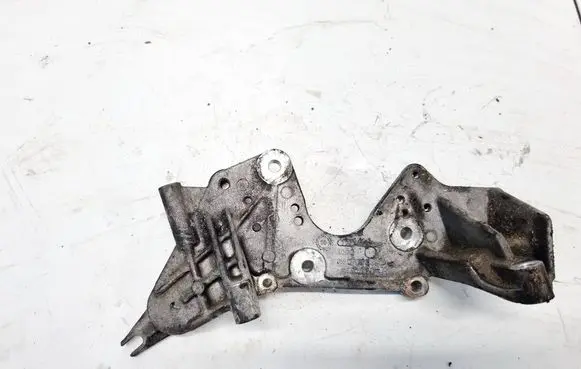 Audi Q7 4L Engine mounting bracket 059130147N