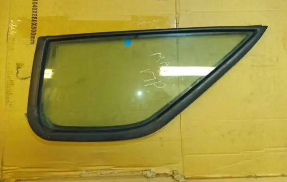 Renault Master II Front door vent window glass four-door 