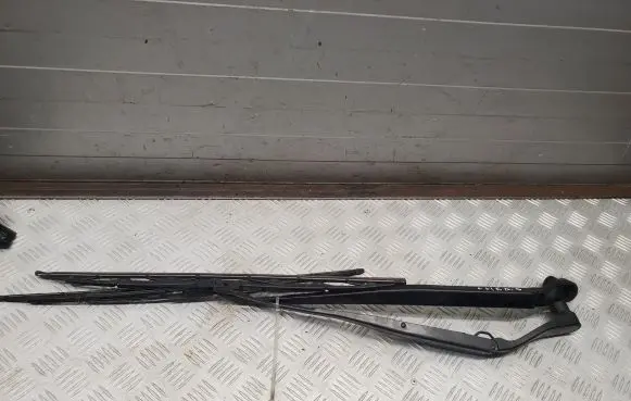 Jeep Grand Cherokee Front wiper blade arm