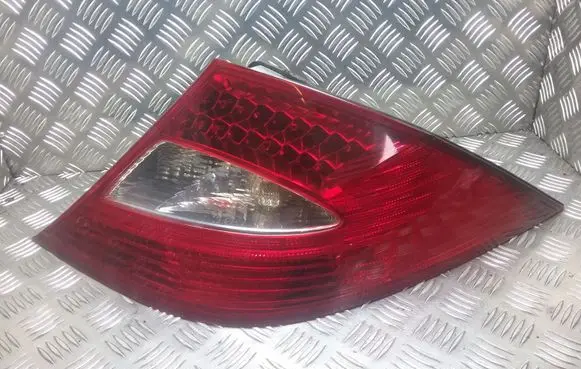 Mercedes-Benz CLS C219 Rear/tail lights A2198200164 427001