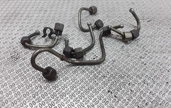 Volvo S40, V40 Fuel injector supply line/pipe 