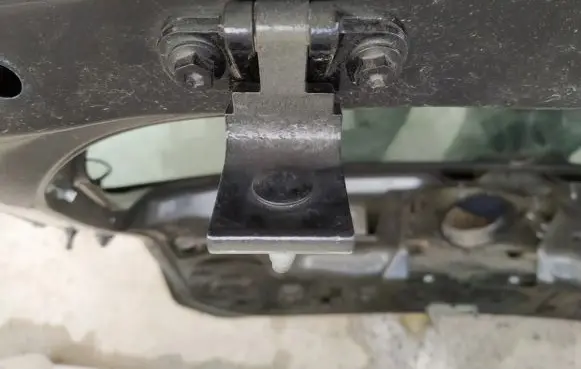 Volkswagen PASSAT B8 Tailgate/trunk/boot hinge