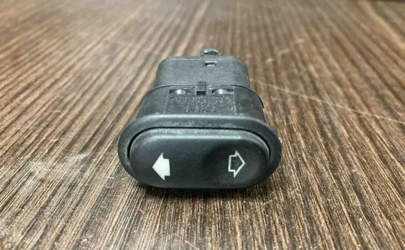 Ford Mondeo MK II Electric window control switch 14529AA