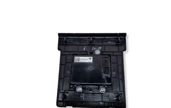 Tesla Model Y USB control unit 165678730A