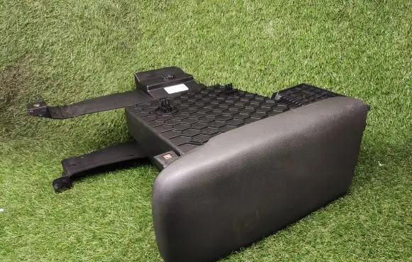 Chevrolet Equinox Armrest 84284629 MXPL400523 842846290010001