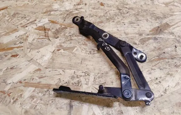 Maserati Quattroporte Tailgate/trunk/boot hinge B986