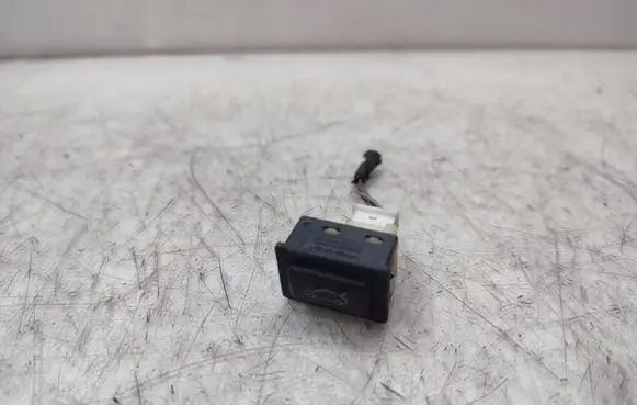 BMW 5 F10 F11 Tailgate opening switch 9200316