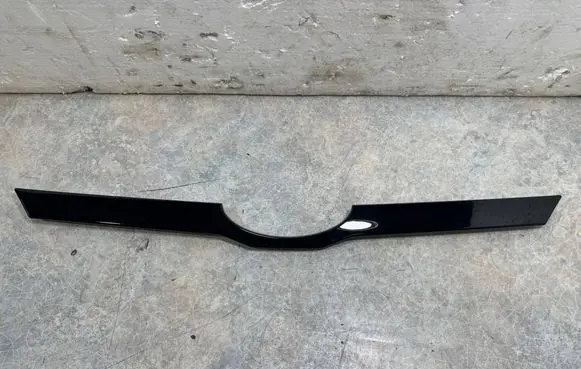 Subaru XV II Front bumper upper radiator grill 91123FL100