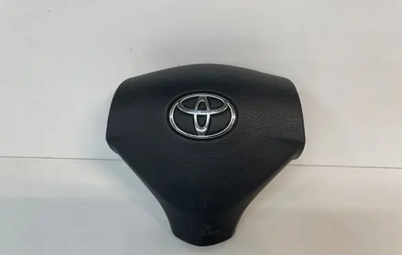 Toyota Corolla Verso E121 Steering wheel airbag cover 451120F020