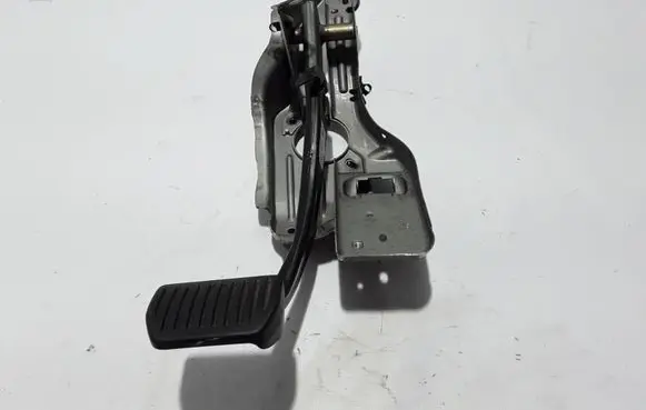 Volvo XC40 Brake pedal 32212358
