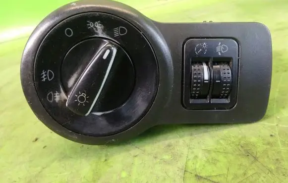 Skoda Octavia Mk1 (1U) Light switch 3B0941531C