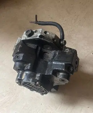 Volvo S60 Fuel injection high pressure pump 0445010043 8689590