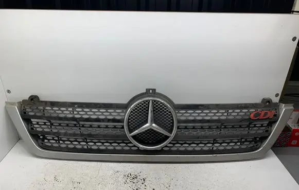 Mercedes-Benz Sprinter W901 W902 W903 W904 Front grill 95063297