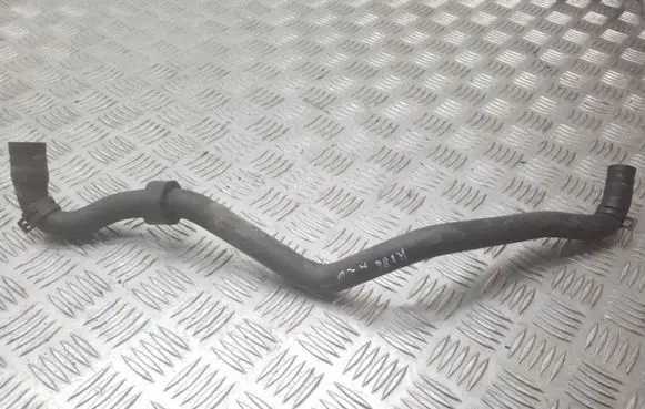 Volkswagen Touareg I Engine coolant pipe/hose