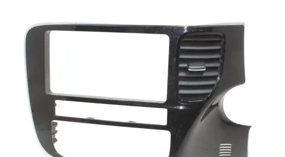 Mitsubishi Outlander Radio/GPS head unit trim 8002B 295476
