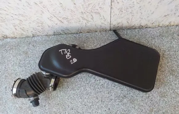 Nissan X-Trail T32 Intake resonator 7556678