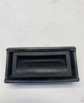 Volkswagen Jetta VI Tailgate opening switch 5N0827566