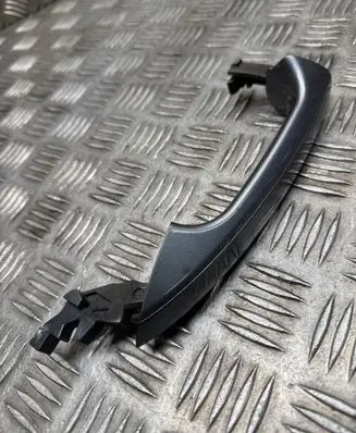 Mercedes-Benz A W176 Front door exterior handle A2047600170