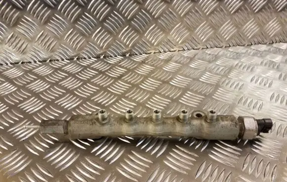 Toyota Corolla Verso E121 Fuel main line pipe 8945871010 10J24 DENSO6121