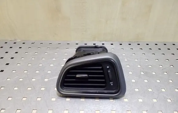 Renault Kadjar Dashboard side air vent grill/cover trim 00189099