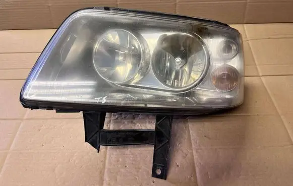 Volkswagen Transporter - Caravelle T5 Headlight/headlamp 7H1941015L