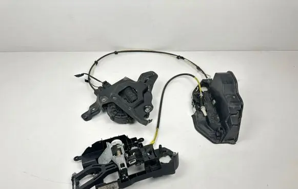 BMW 5 GT F07 Rear door lock A053702