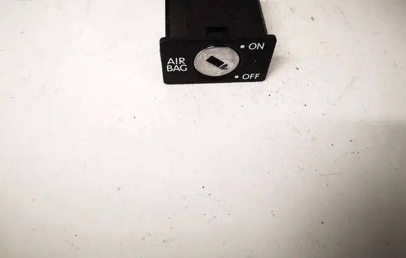 Volkswagen Golf V Passenger airbag on/off switch 1K0919237A