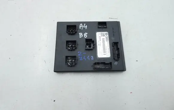 Audi A4 S4 B8 8K Comfort/convenience module 8K0907063DG 07016001 F005V01210