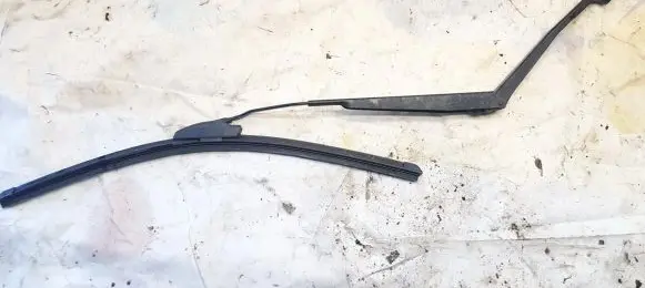 Toyota Avensis Verso Front wiper blade arm