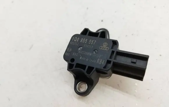 Volkswagen Polo V 6R Airbag deployment crash/impact sensor 1Q0955557 022753 050510