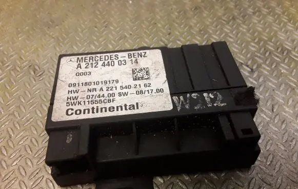 Mercedes-Benz E W212 Fuel injection pump control unit/module 2124400314 A2124400314