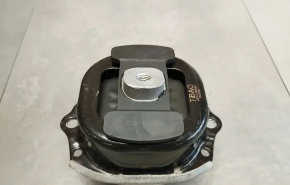 BMW X6 E71 Gearbox mount 6780653
