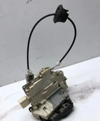 Audi A4 S4 B7 8E 8H Front door lock 8E2837015AA