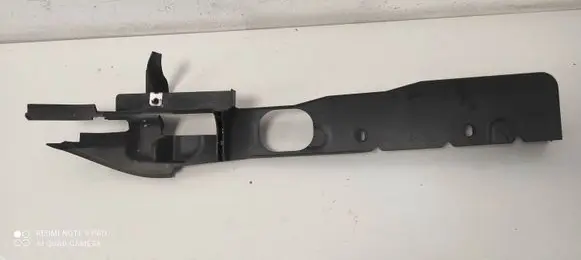 Ford Focus Fender mounting bracket 4M51A02476