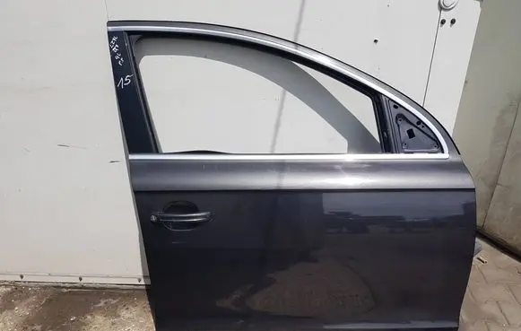 Audi Q7 4L Front door