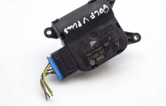 Volkswagen Golf Plus Air flap motor/actuator 0132801363 CZ1168802872