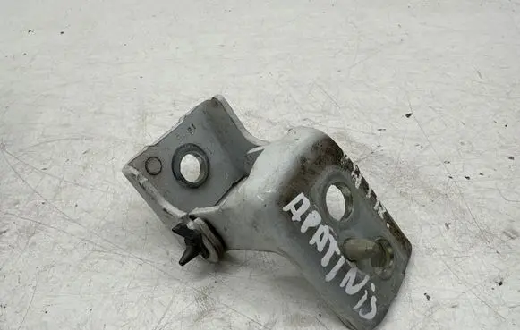 Peugeot 3008 II Front door lower hinge 