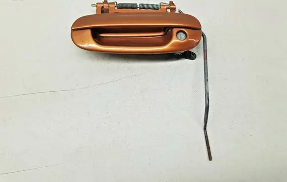 Cadillac CTS Front door exterior handle/bracket 25713576 nr7334