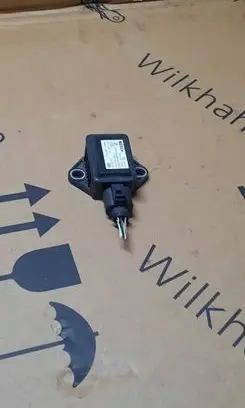 Volkswagen Golf V ESP acceleration yaw rate sensor 8E0907637A 0016164