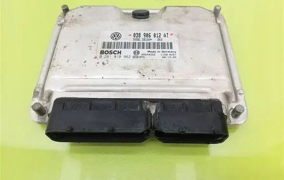 Seat Toledo II (1M) Engine control unit/module 038906012AT