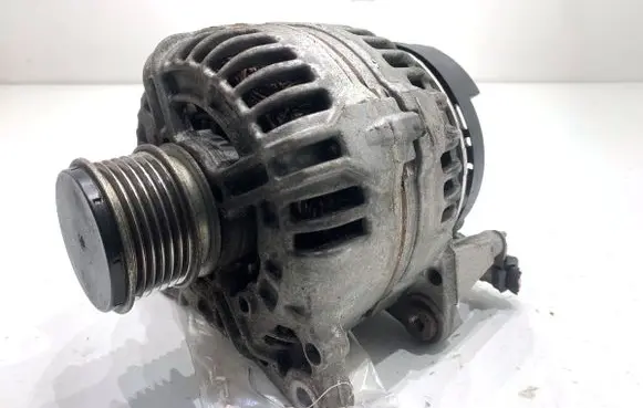 Volkswagen Golf VI Generator/alternator 06F903023F
