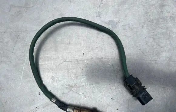 Mercedes-Benz C AMG W204 Lambda probe sensor 05149027AA 1928404682