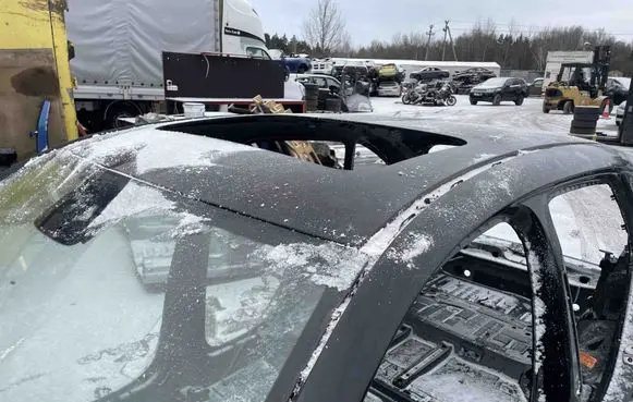 Mercedes-Benz EQC Roof 