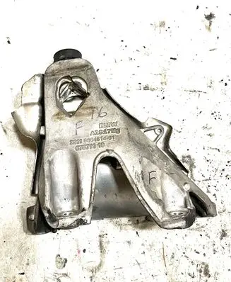 BMW X6 F16 Engine mounting bracket 6864614 67871110 6781991