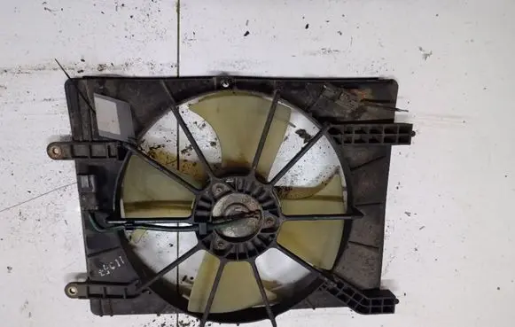 Honda FR-V Radiator cooling fan shroud 